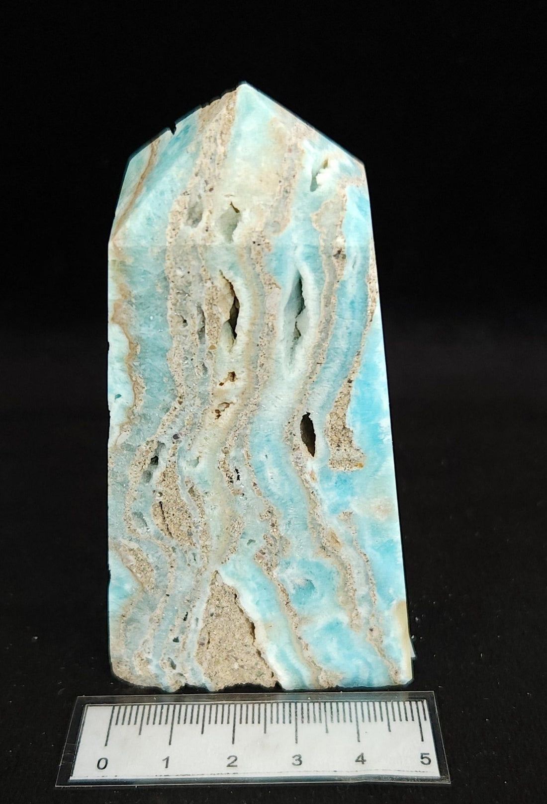 Blue Aragonite: The Striking Mineral of Calcium Carbonate